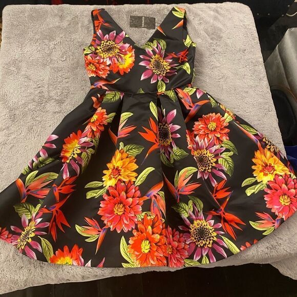 Nomens floral satin dress size Uk16( US12)